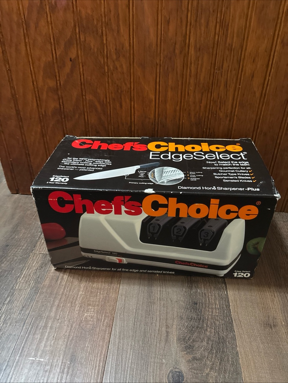 Chef's Choice EdgeSelect Diamond Hone Knife Sharpener - Cream & Black